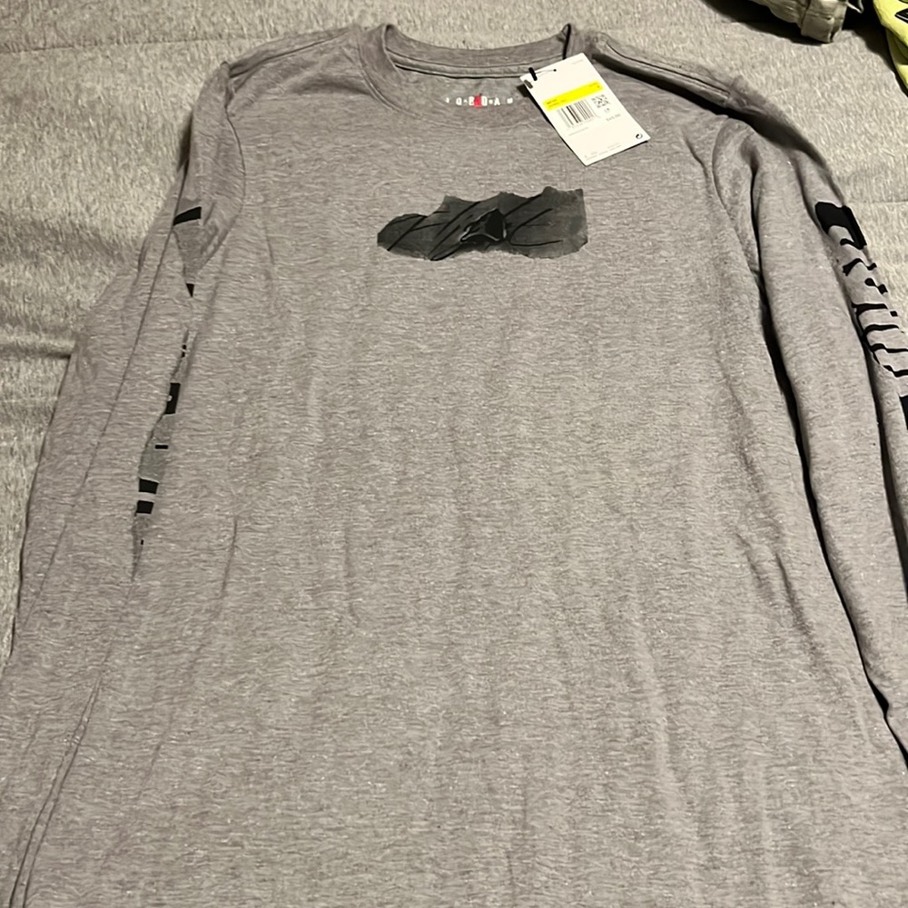 Air jordan size Small mens long sleeve grey shirt
